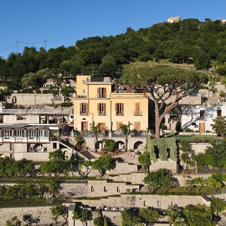 Villa Di Natale Pagani Exteriér fotografie